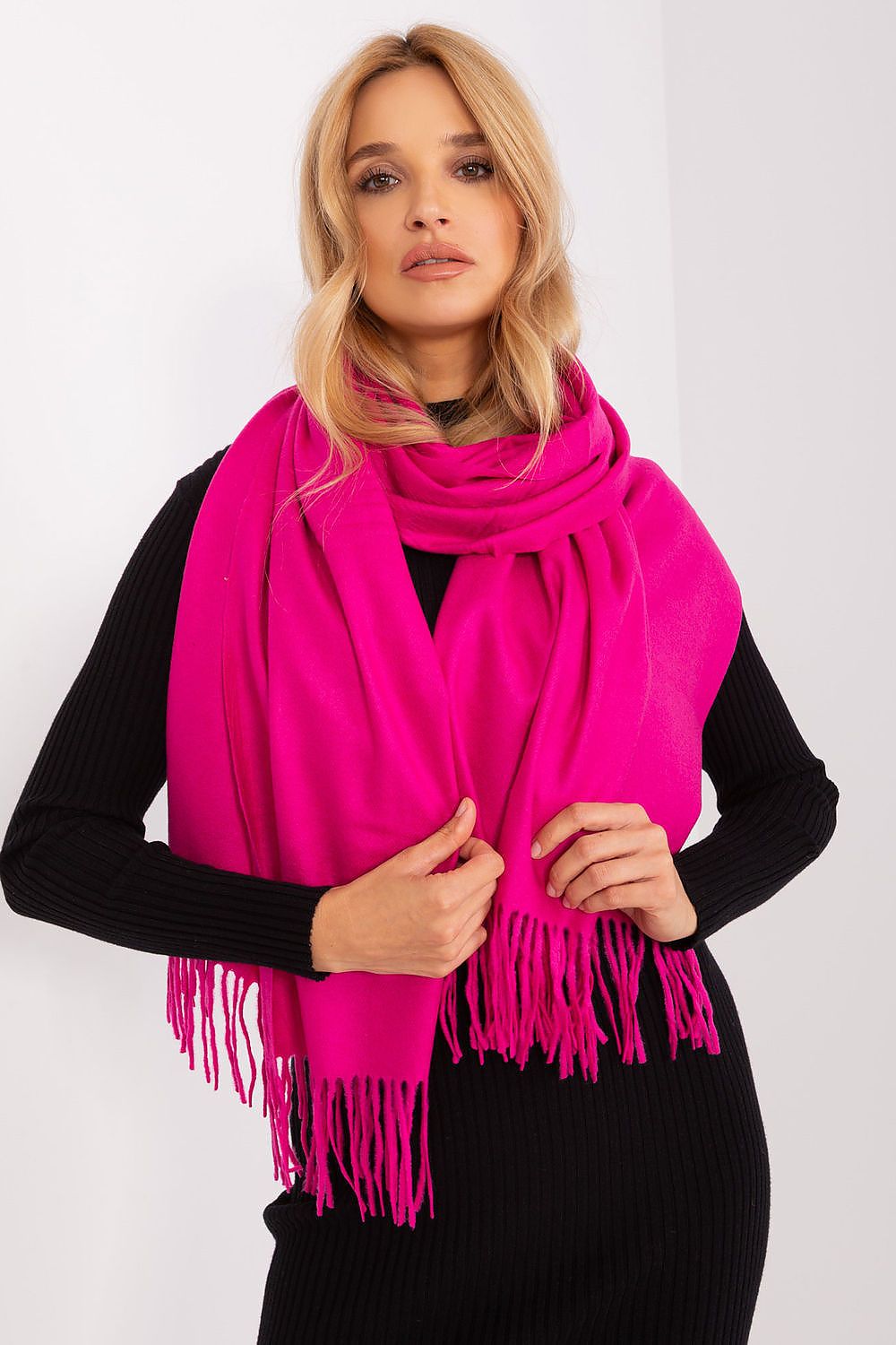 Chic Long Scarf - Tasselled