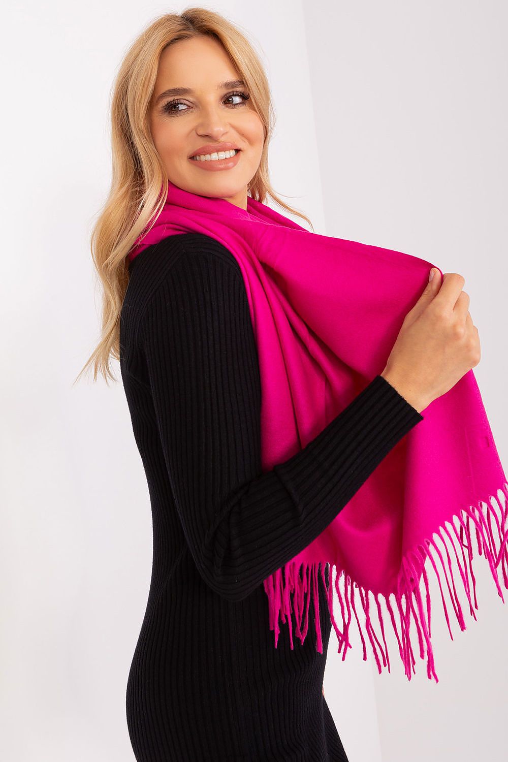 Chic Long Scarf - Tasselled