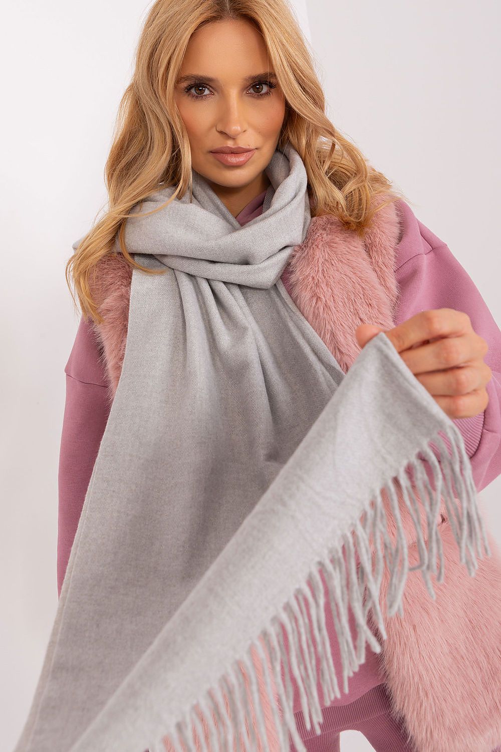 Chic Long Scarf - Tasselled