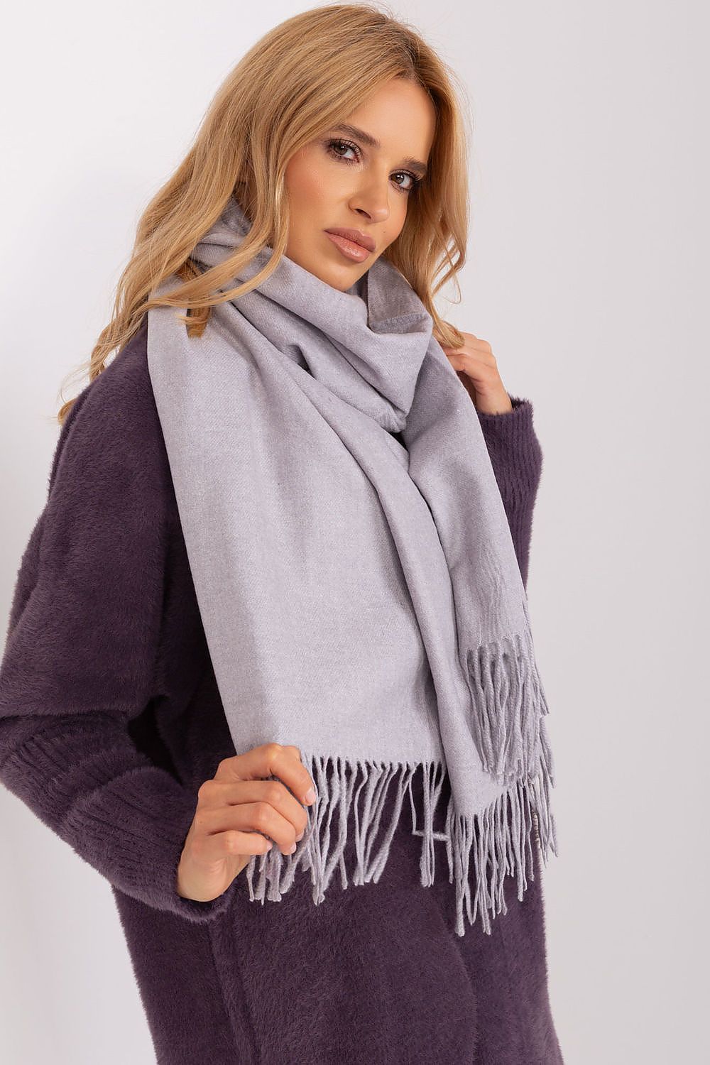 Chic Long Scarf - Tasselled