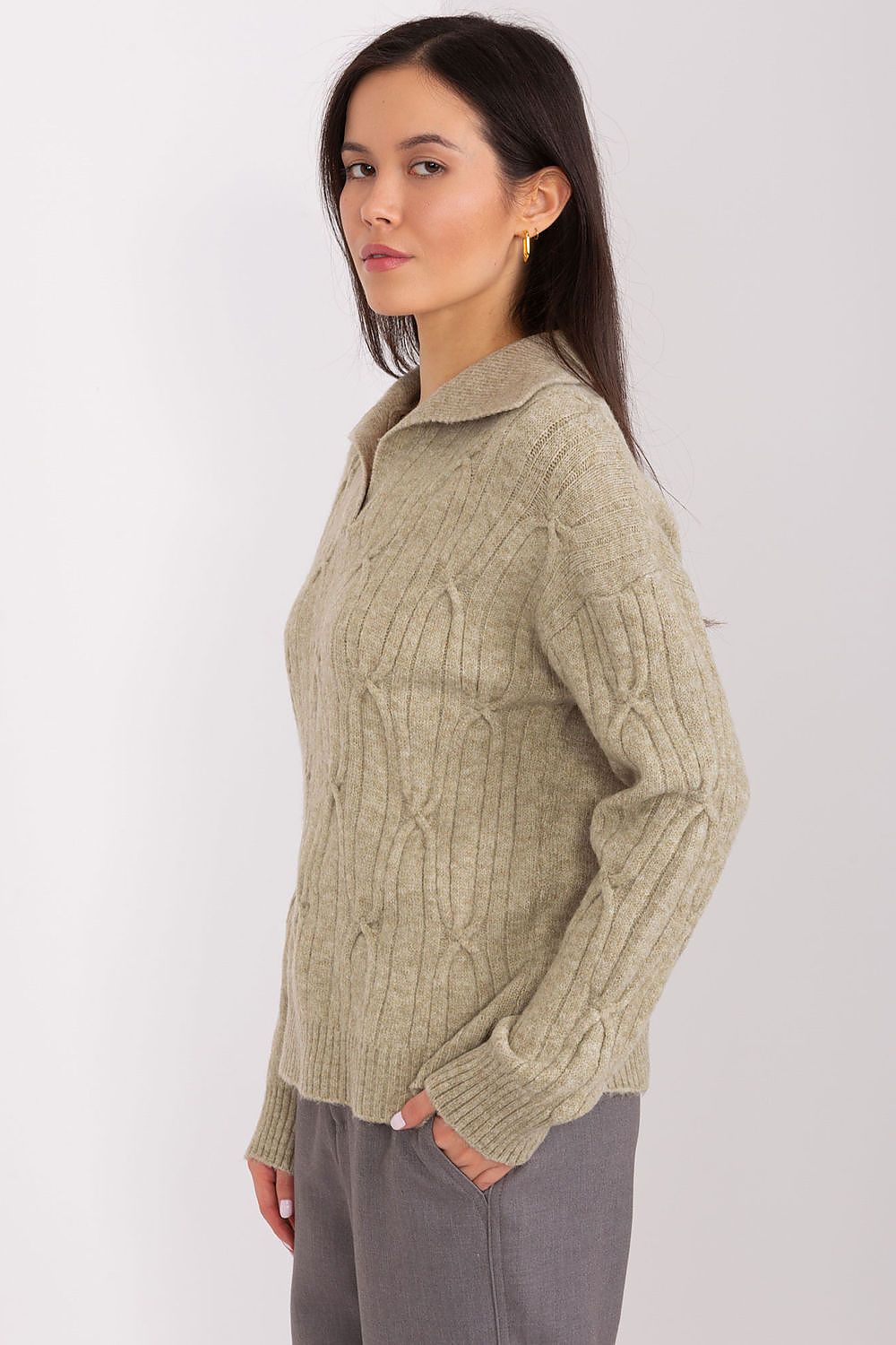 Elegant Collar Acrylic Sweater