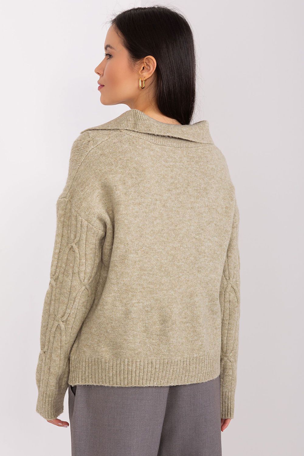 Elegant Collar Acrylic Sweater