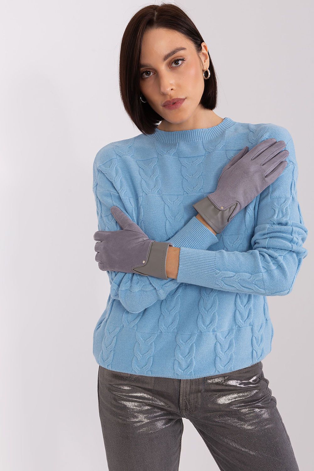 Embroidered Gloves with Touchscreen Capability - Michelle & Kenza Co.