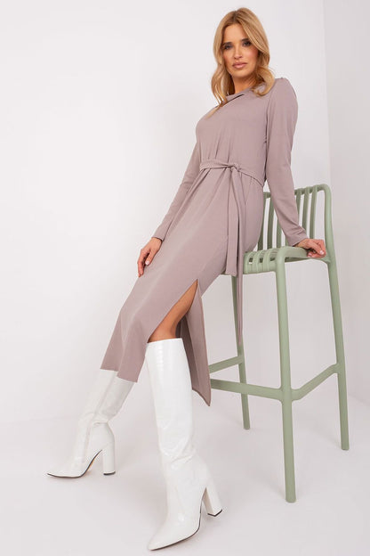 Elegant Ribbed Midi Dress