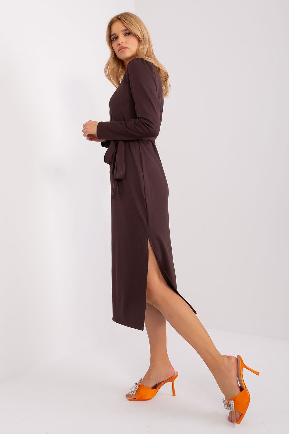 Elegant Ribbed Midi Dress