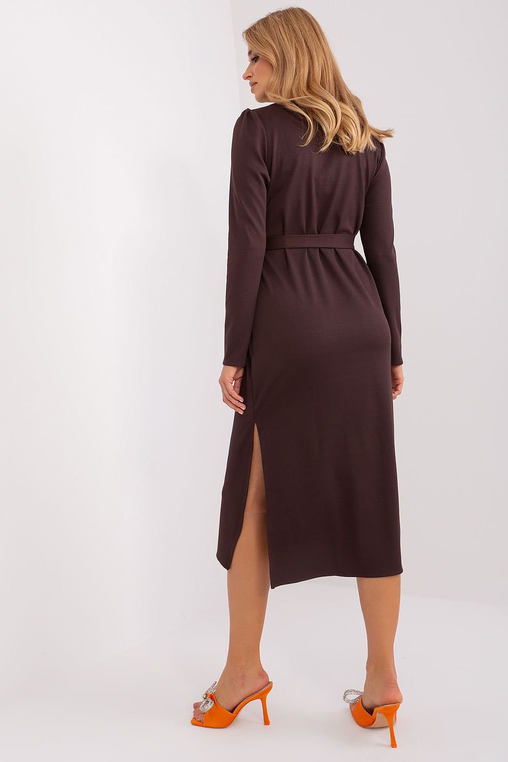 Elegant Ribbed Midi Dress