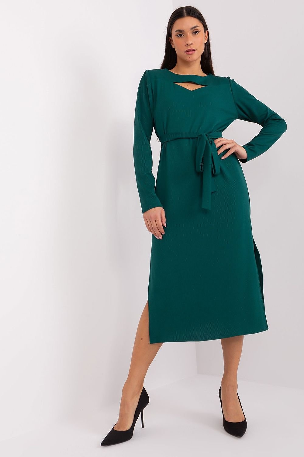 Elegant Ribbed Midi Dress