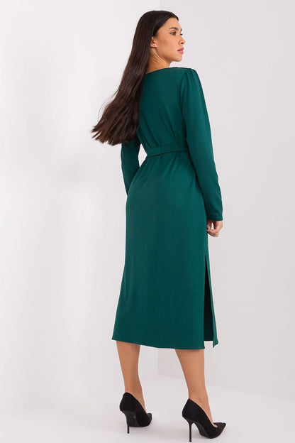 Elegant Ribbed Midi Dress