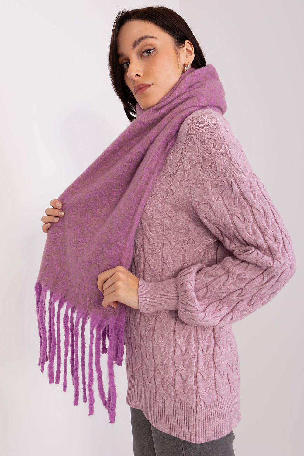 Chic Geometric Shawl with Tassel Detail - Michelle & Kenza Co.