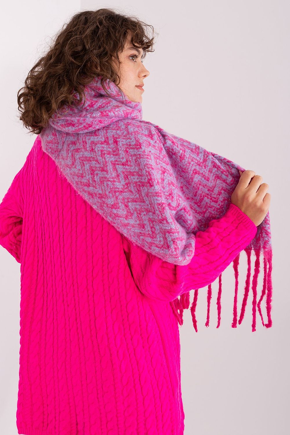 Chic Geometric Shawl with Tassel Detail - Michelle & Kenza Co.