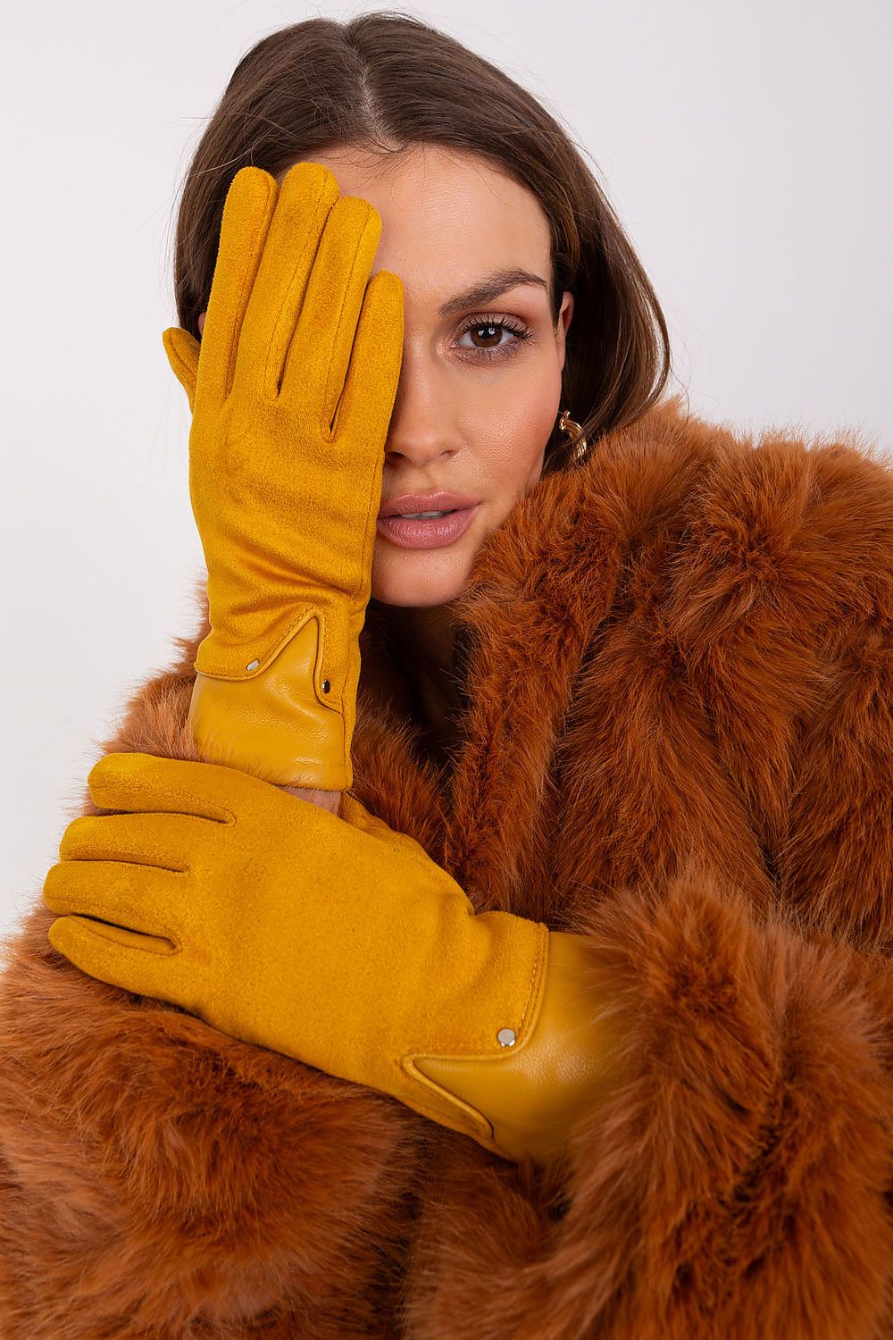 Elegant Touchscreen Gloves - Embroidered