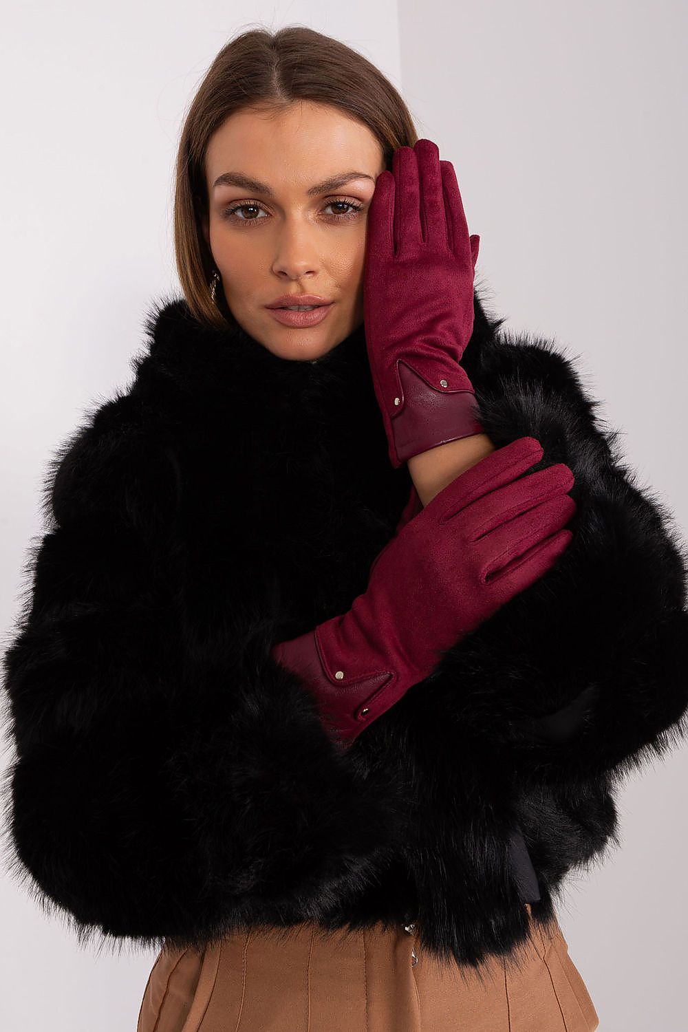 Elegant Touchscreen Gloves - Embroidered