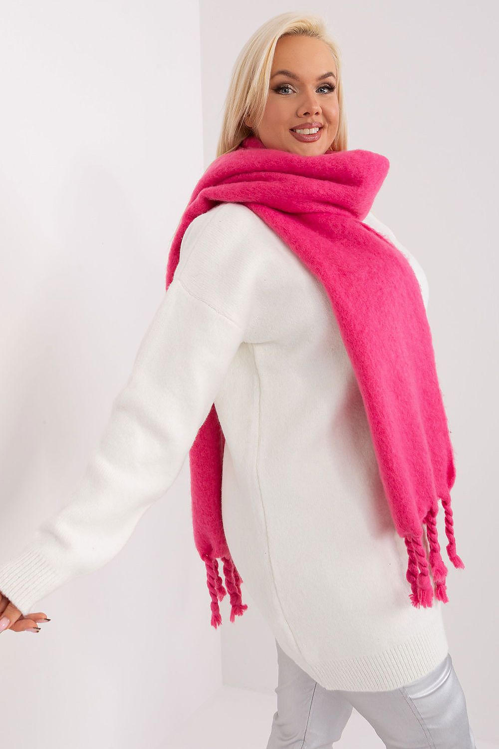 Chic Tassel Fashion Scarf