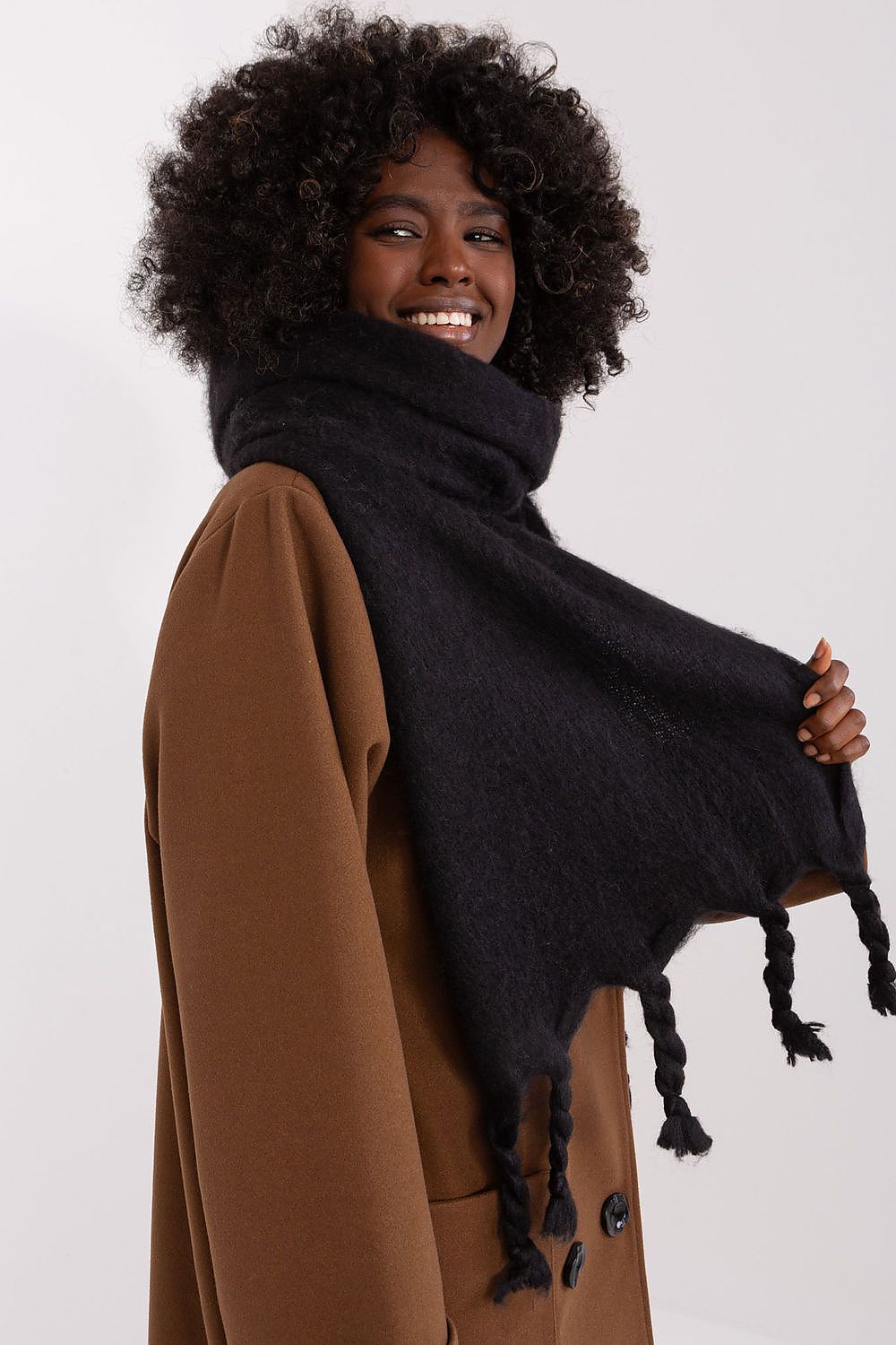 Smooth Textured Tassel Scarf