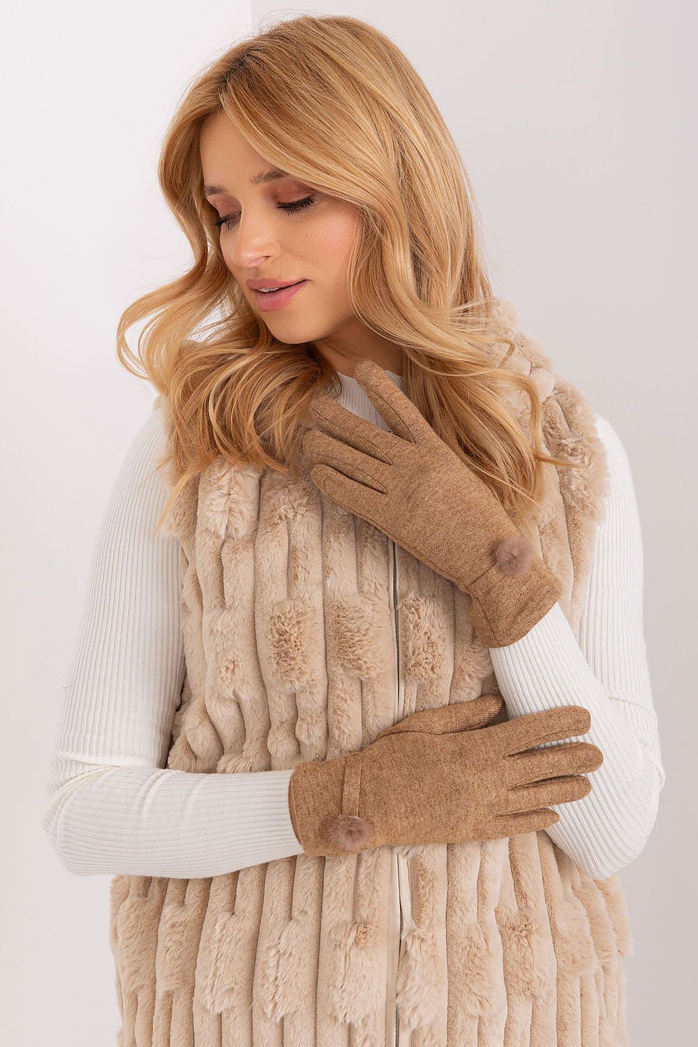 Elegant Gloves - Embroidered Touchscreen