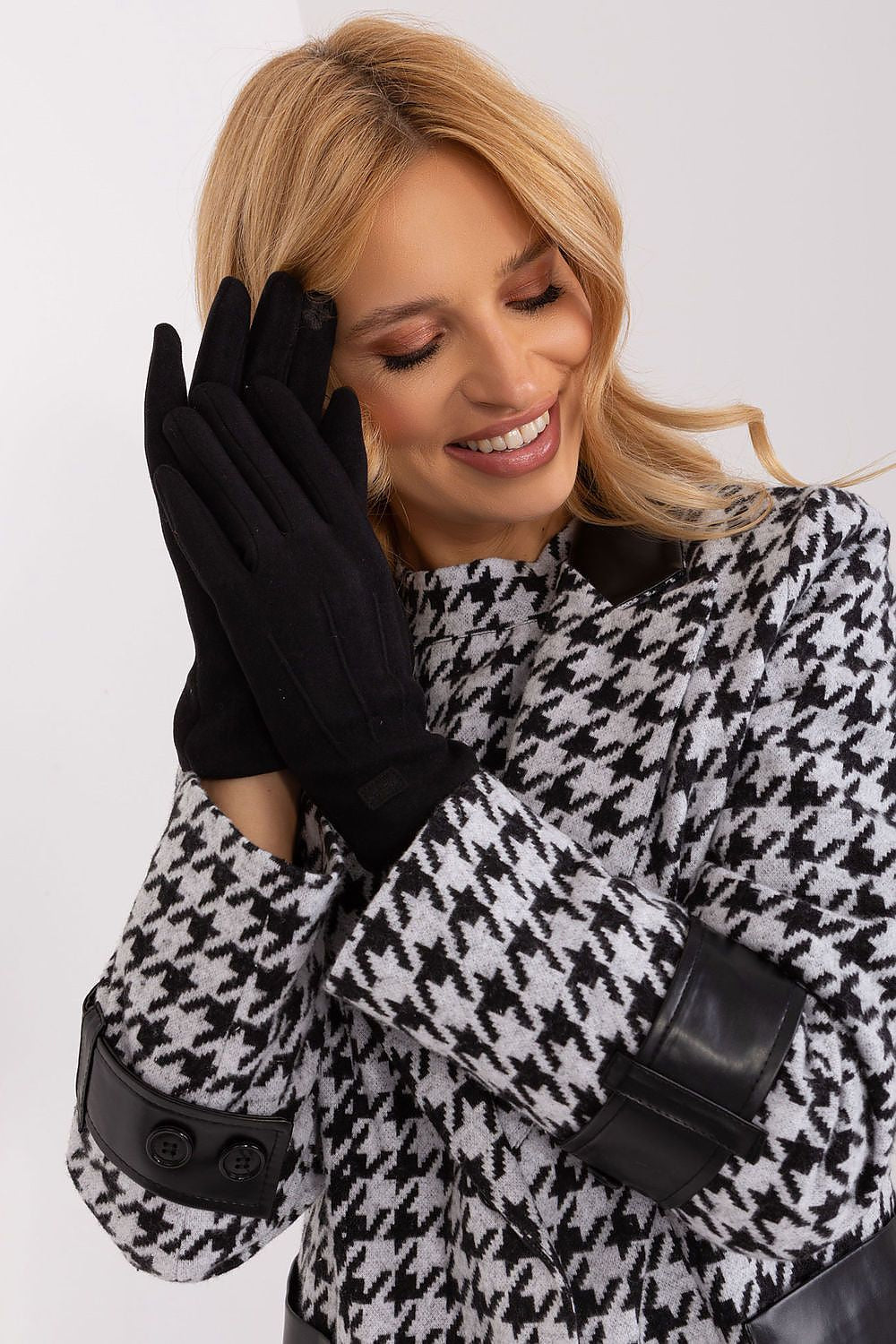 Elegant Gloves - Embroidered Index Finger