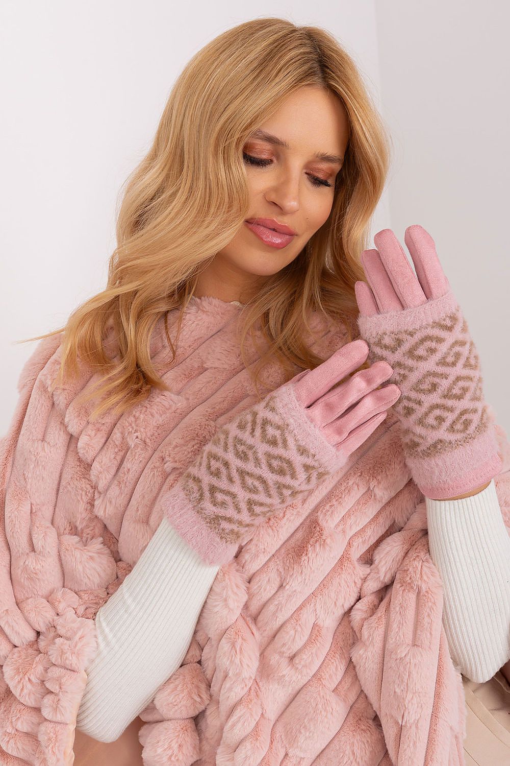 Insulated Gloves - Touchscreen Friendly