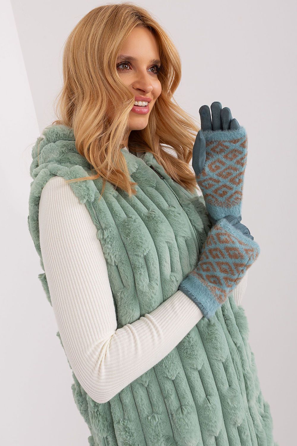 Insulated Gloves - Touchscreen Friendly