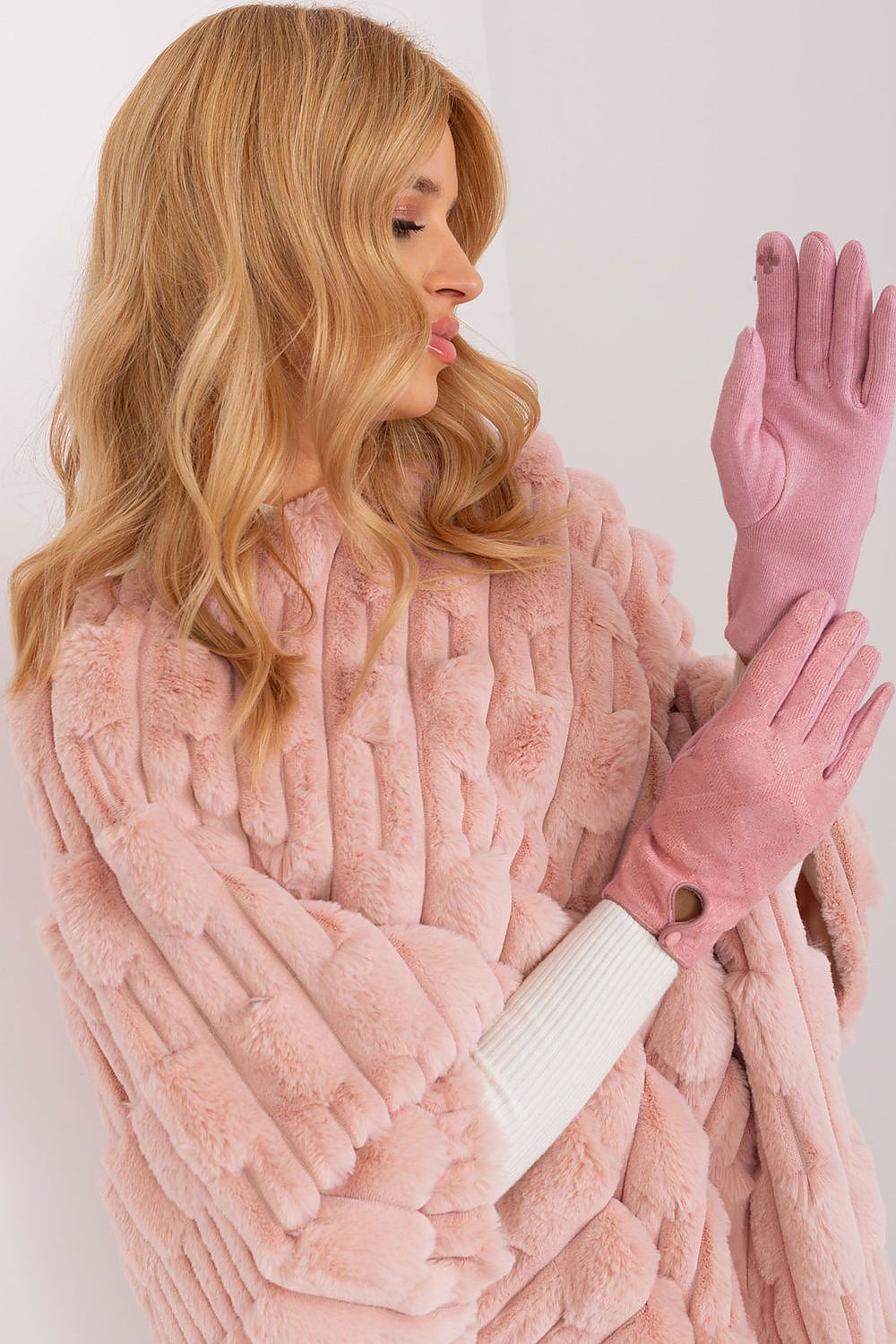 Chic Gloves - Buttoned Cutout