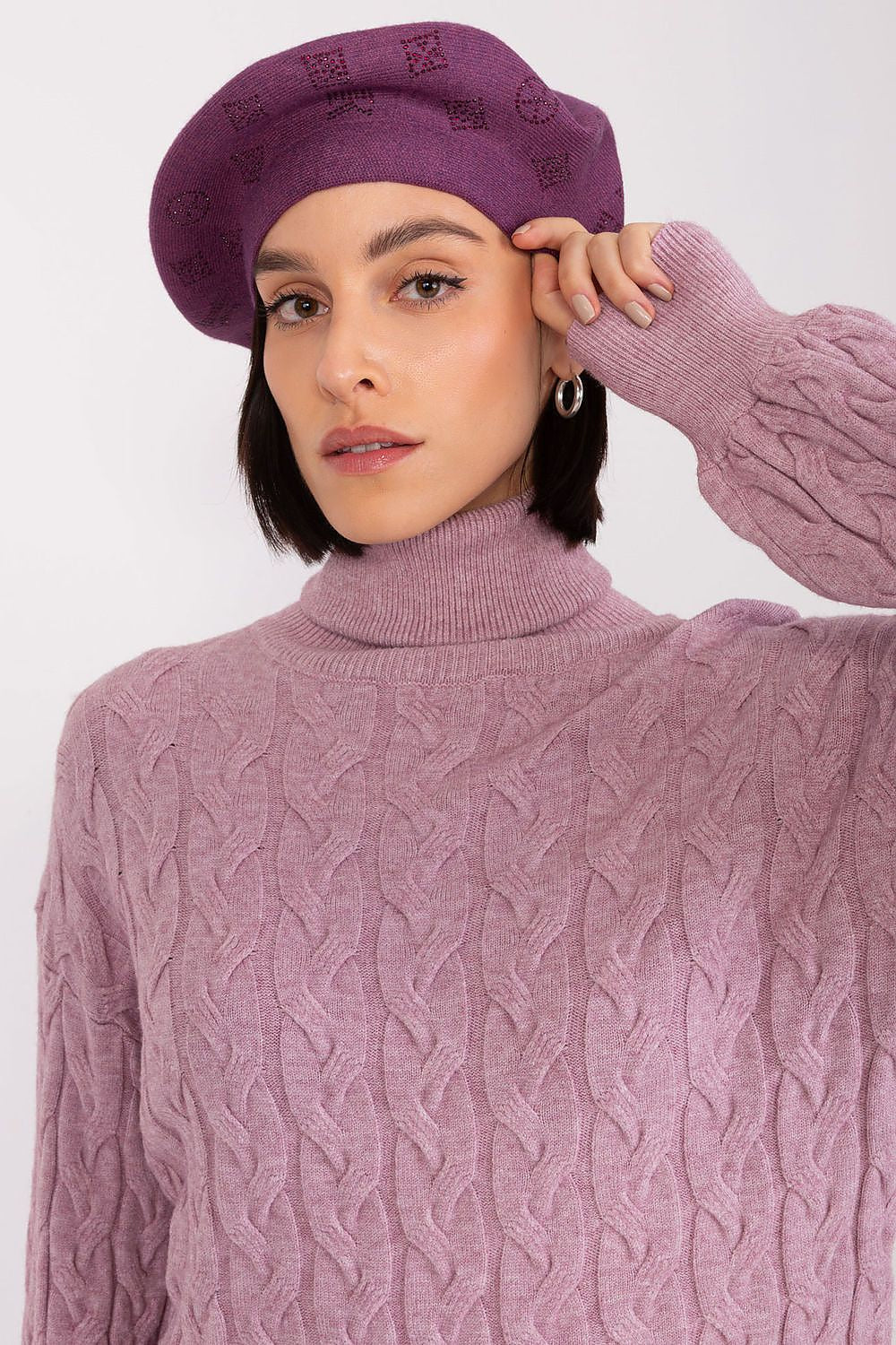 Cashmere Blend Beret with Rhinestone Detail - Michelle & Kenza Co.