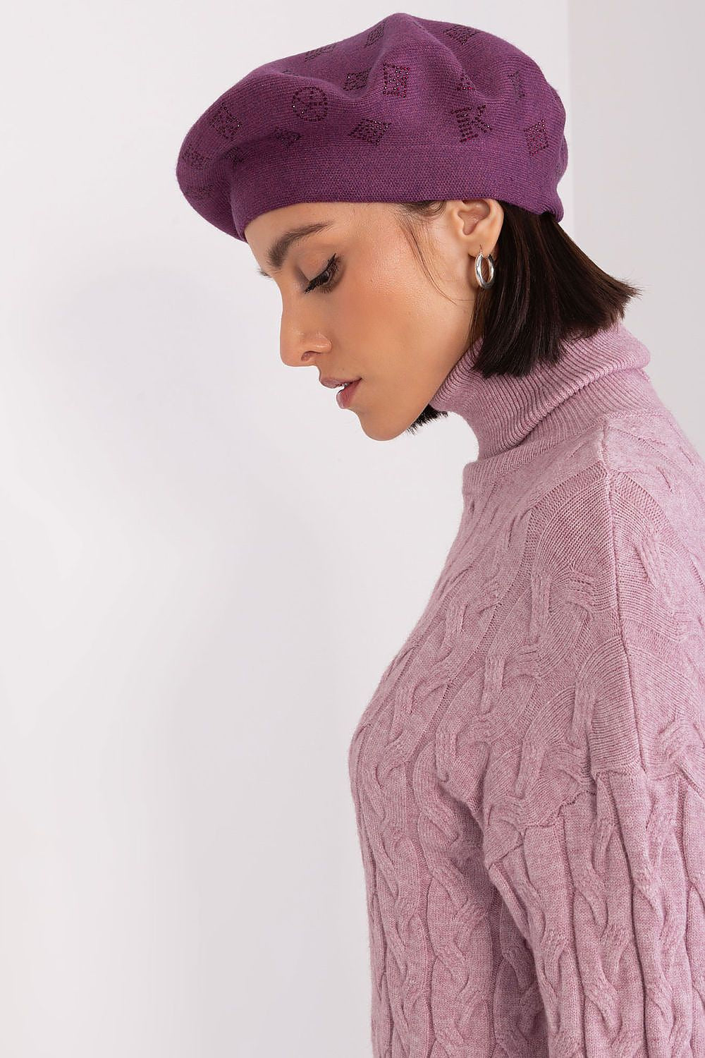 Cashmere Blend Beret with Rhinestone Detail - Michelle & Kenza Co.