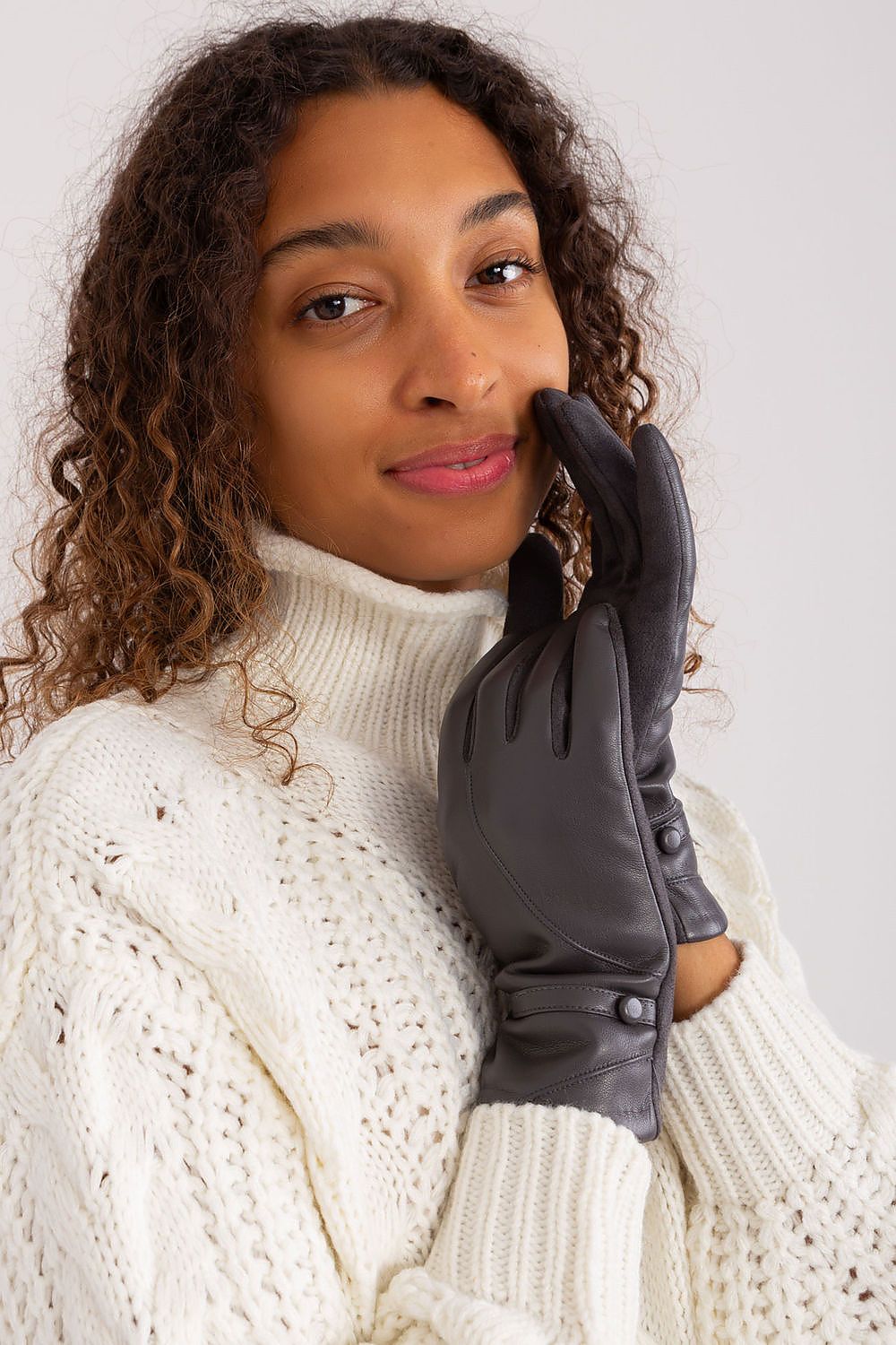 Elegant Touchscreen Gloves