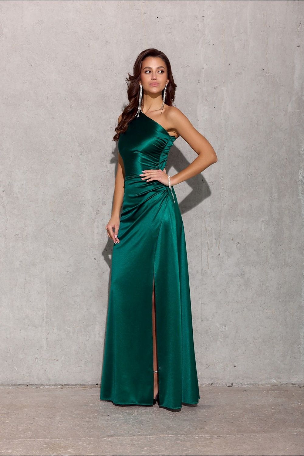 Chic One-Shoulder Evening Dress