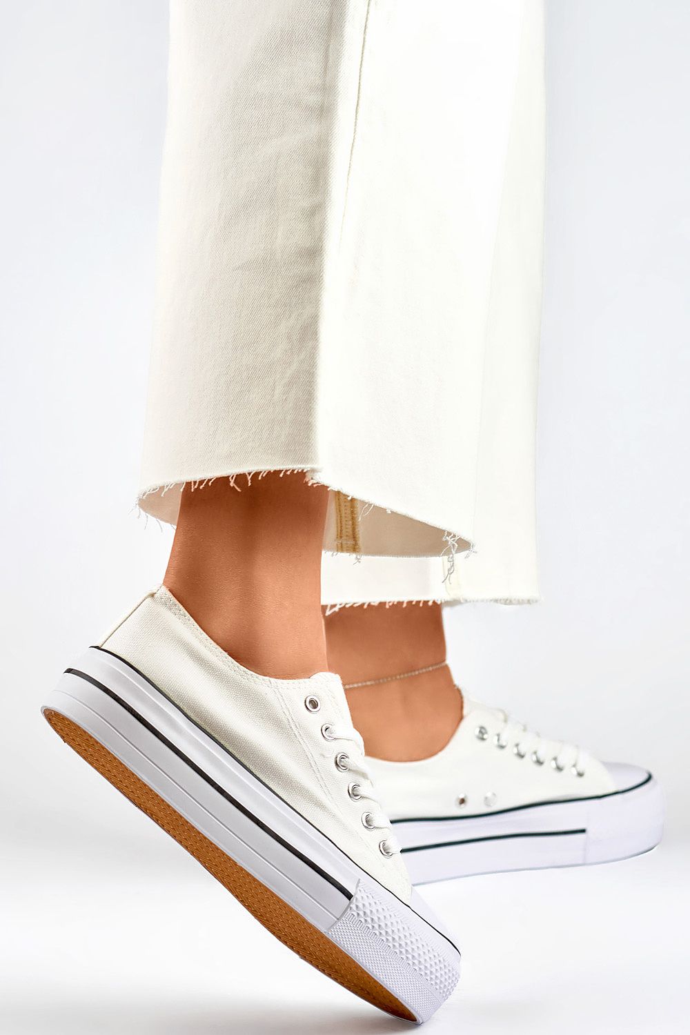 Comfortable Beige Sneakers