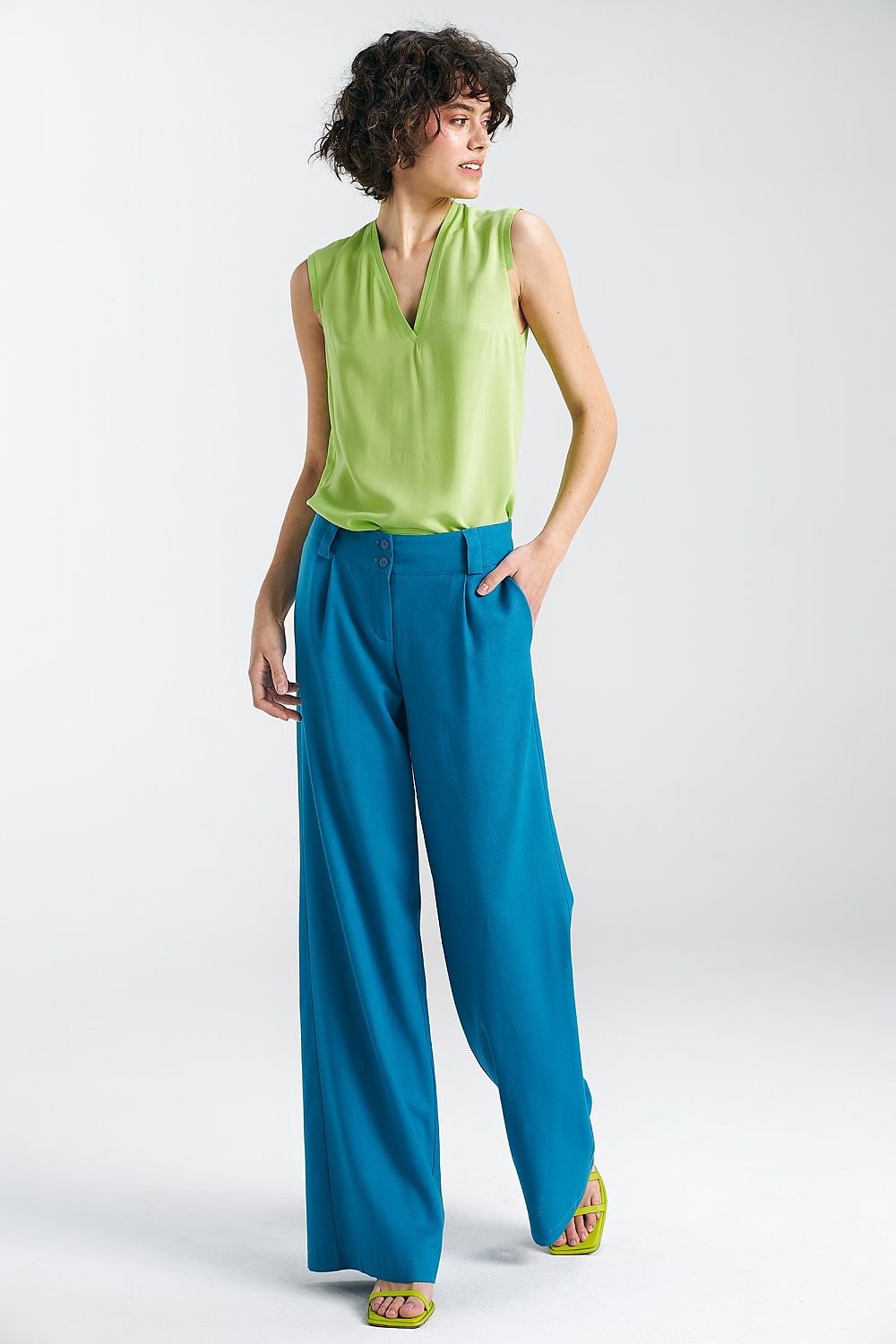 Relaxed Fit Wide-Leg Trousers