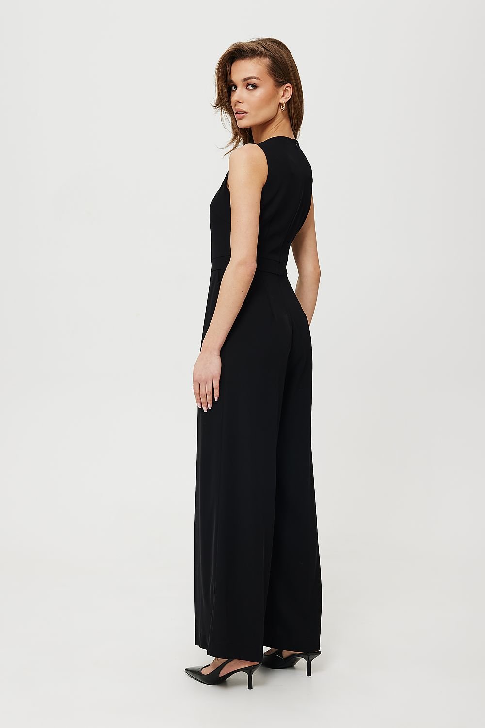 Elegant Sleeveless Jumpsuit with Pockets