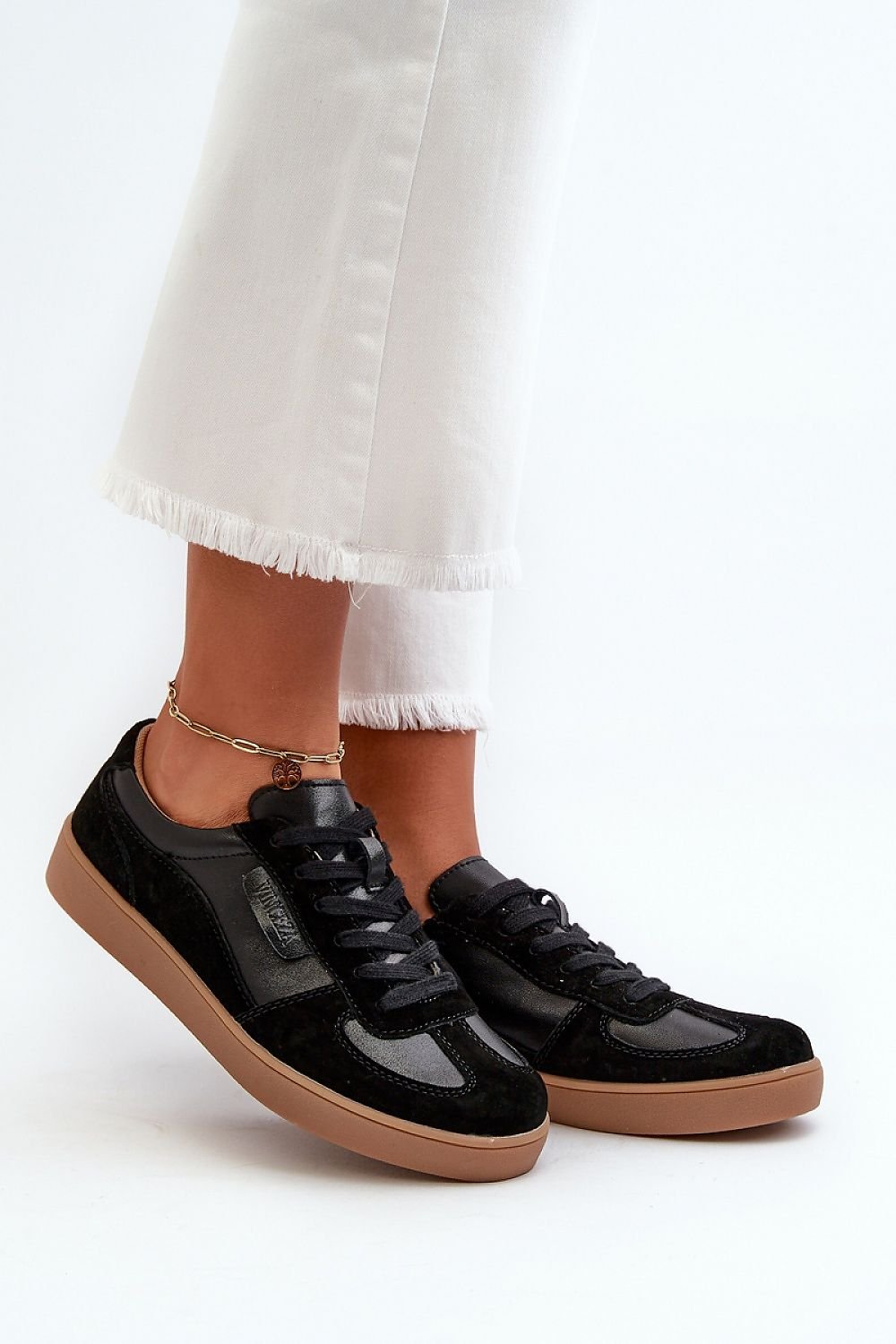 Comfortable Leather Low-Top Sneakers