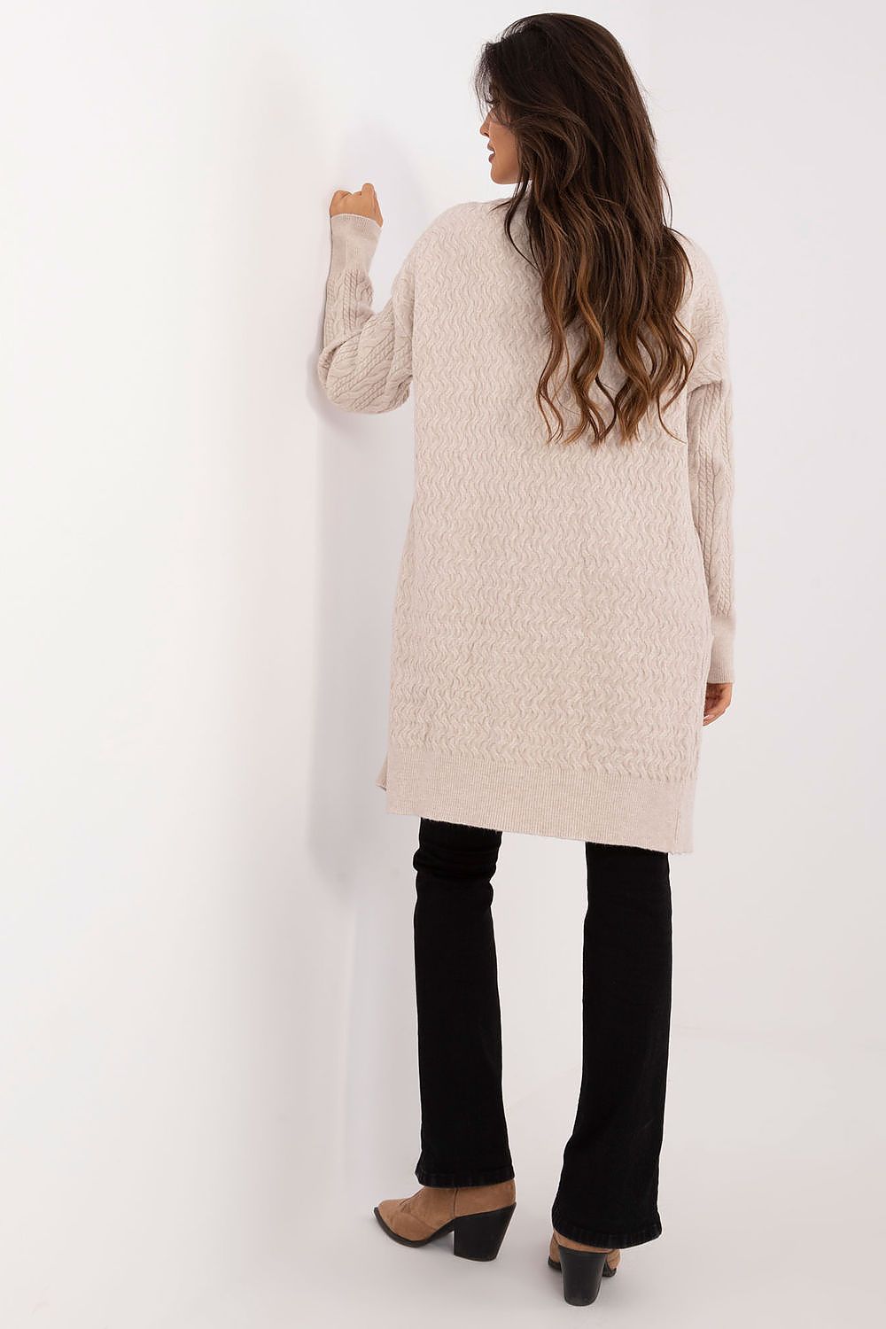 Elegant Long Cardigan with Pockets