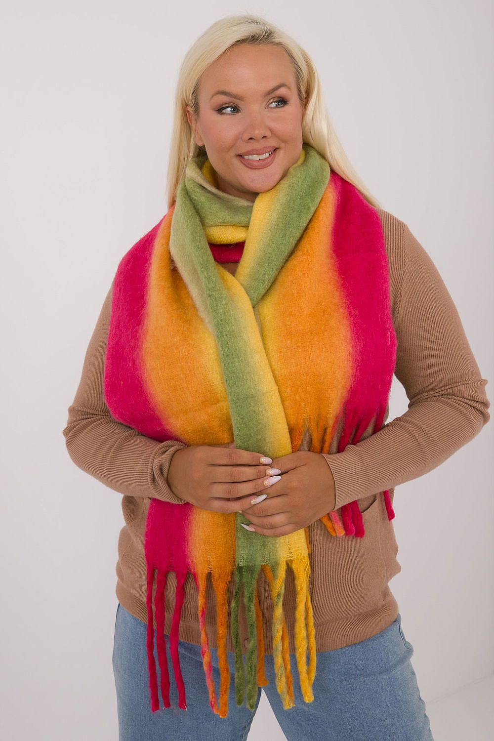 Chic Scarf with Colourful Pattern and Tassels - Michelle & Kenza Co.