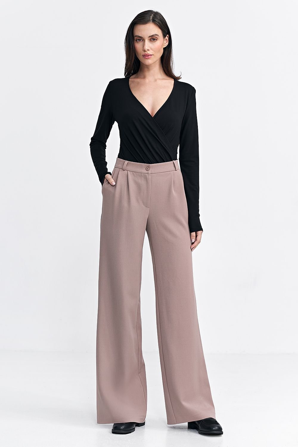 Elegant Wide-Leg Trousers