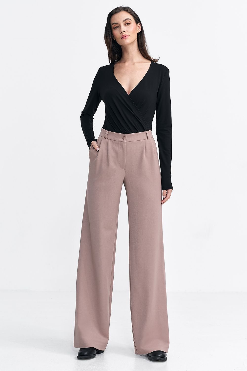 Elegant Wide-Leg Trousers