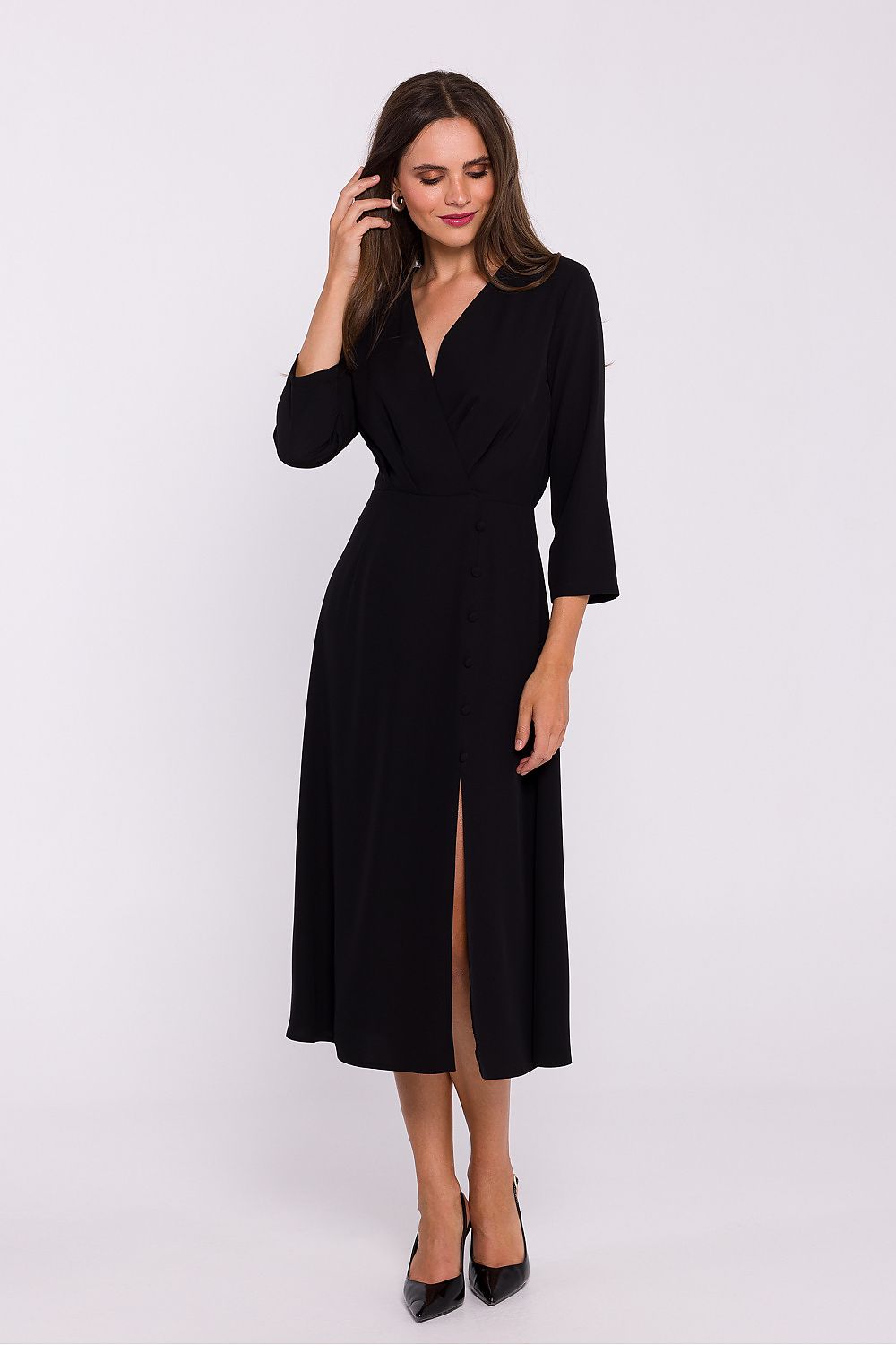 Chic Dress with Elegant Slit Detail - Michelle & Kenza Co.