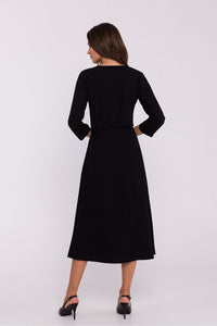 Chic Dress with Elegant Slit Detail - Michelle & Kenza Co.