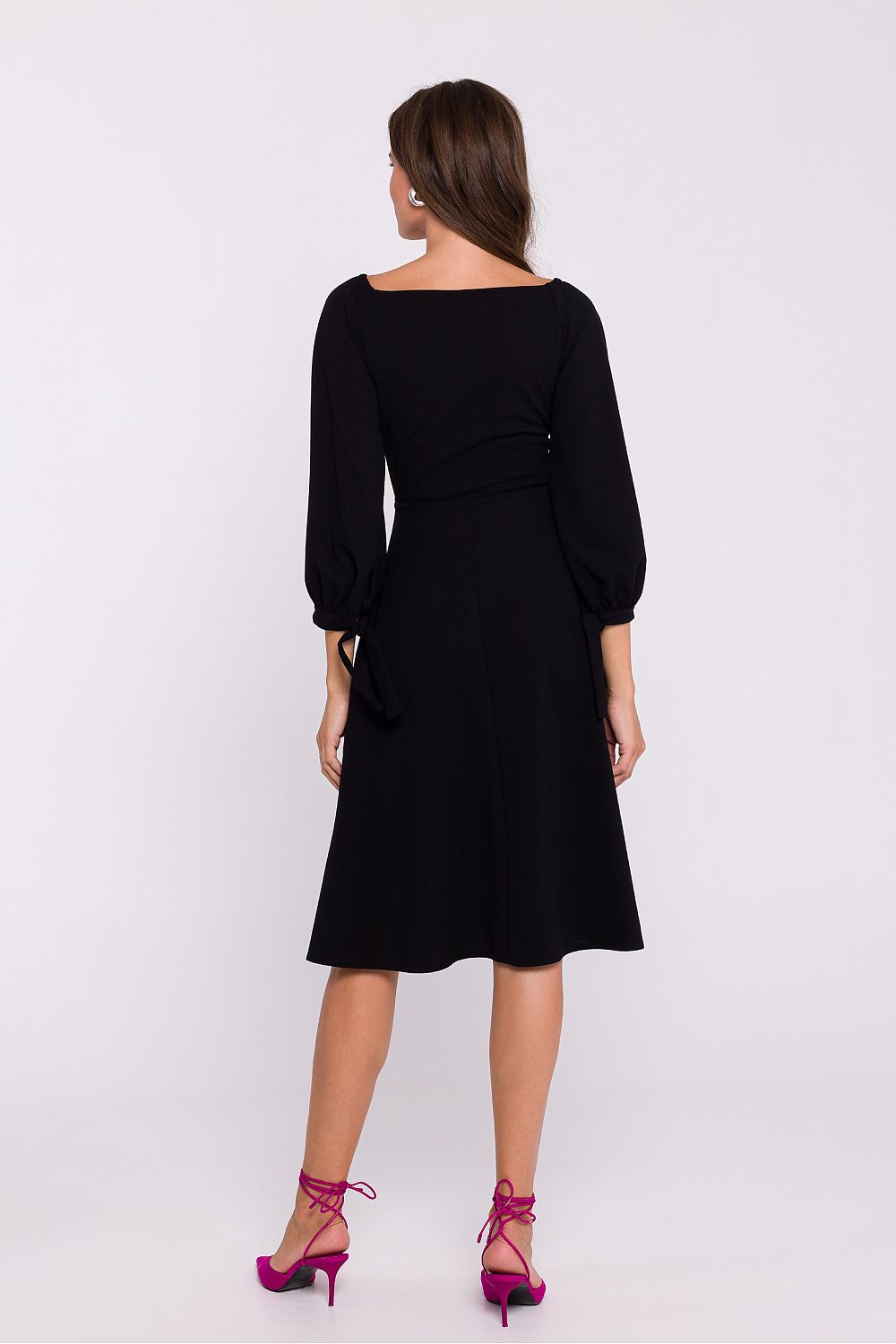 Soft Knit Daydress with V-Shaped Neckline - Michelle & Kenza Co.