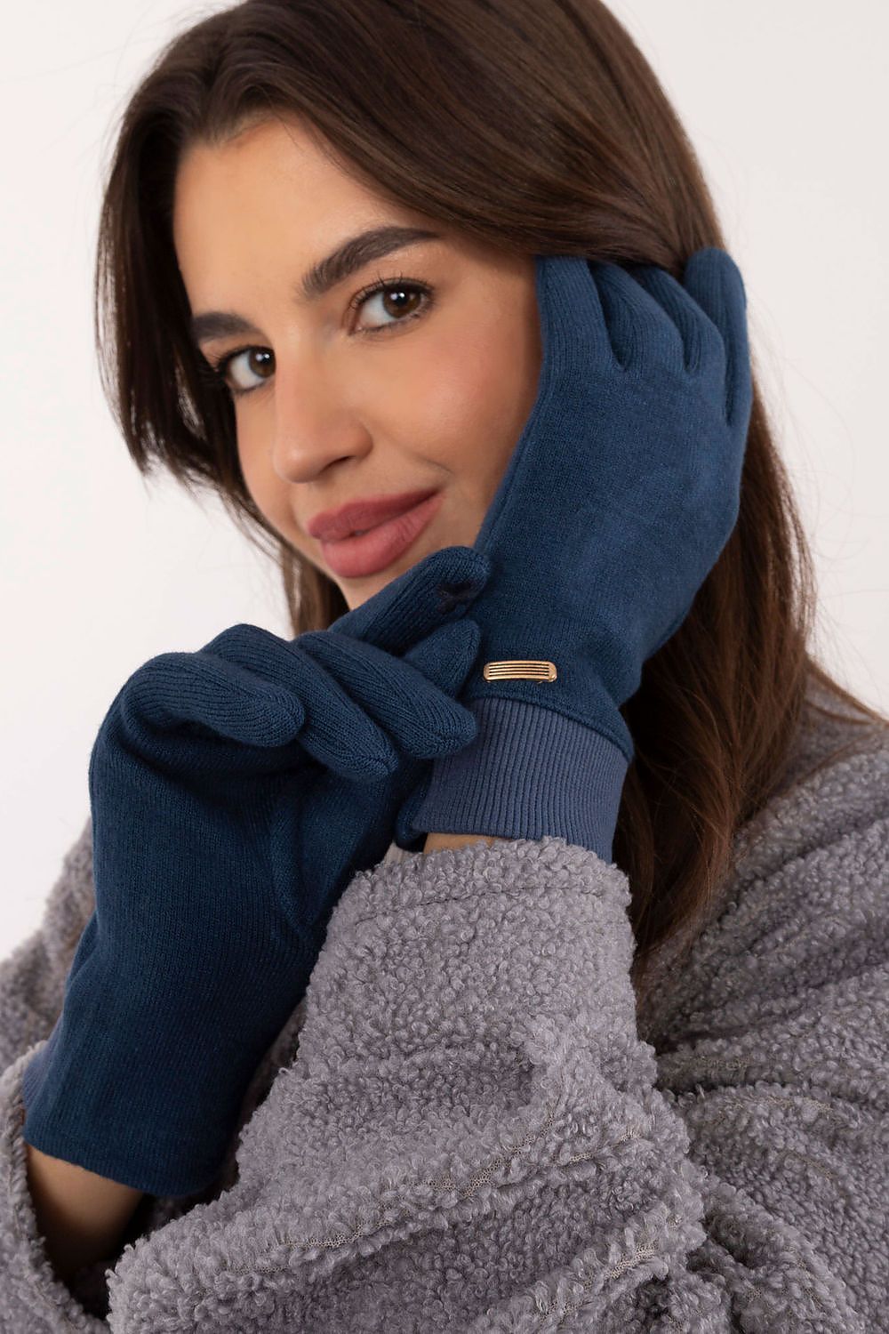 Smooth Ribbed Gloves with Embroidered Flower - Michelle & Kenza Co.