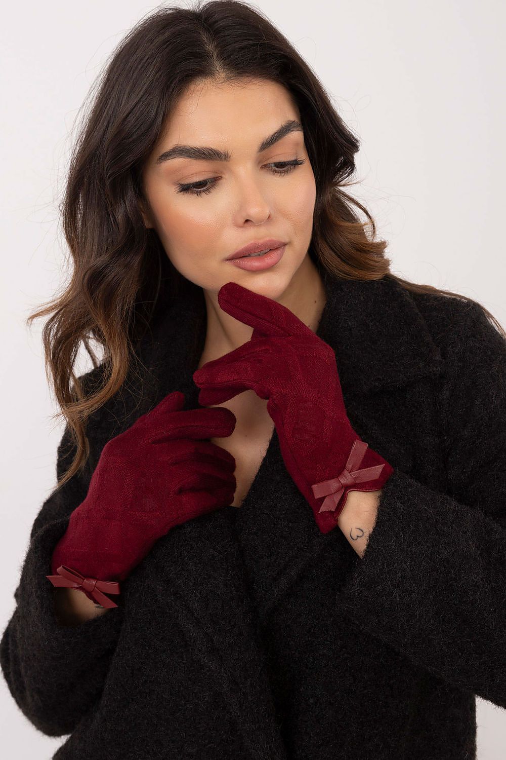 Elegant Insulated Gloves with Bows