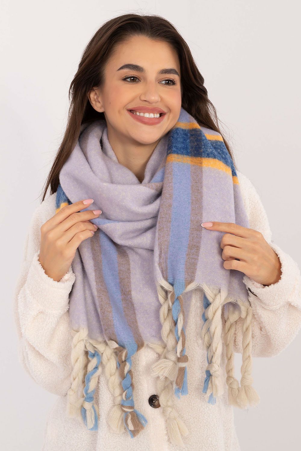 Elegant Scarf - Checkered with Tassels