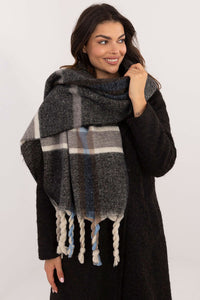 Elegant Scarf - Checkered with Tassels