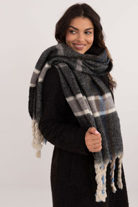 Elegant Scarf - Checkered with Tassels