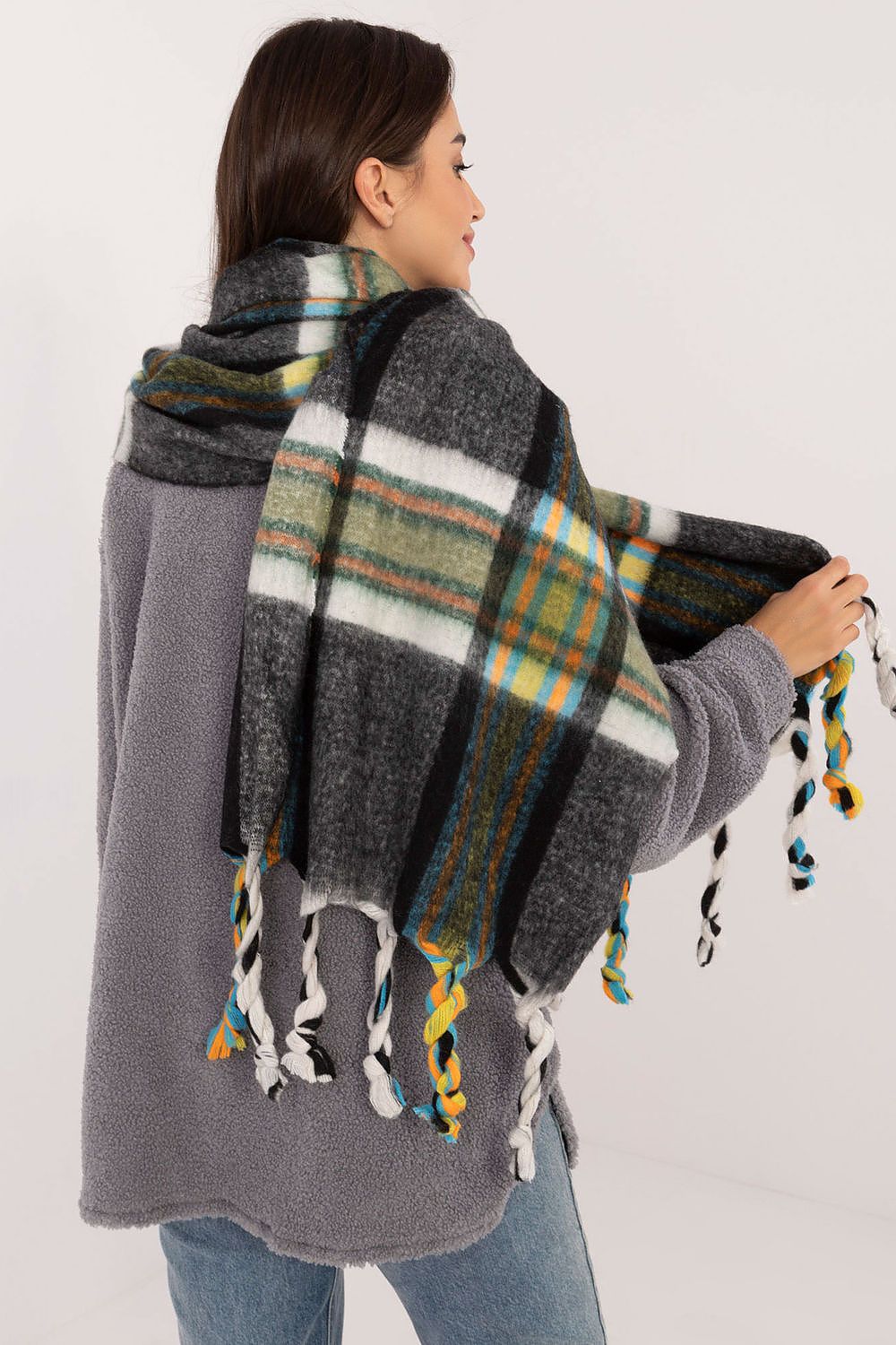 Elegant Scarf with Check Pattern and Tassels - Michelle & Kenza Co.