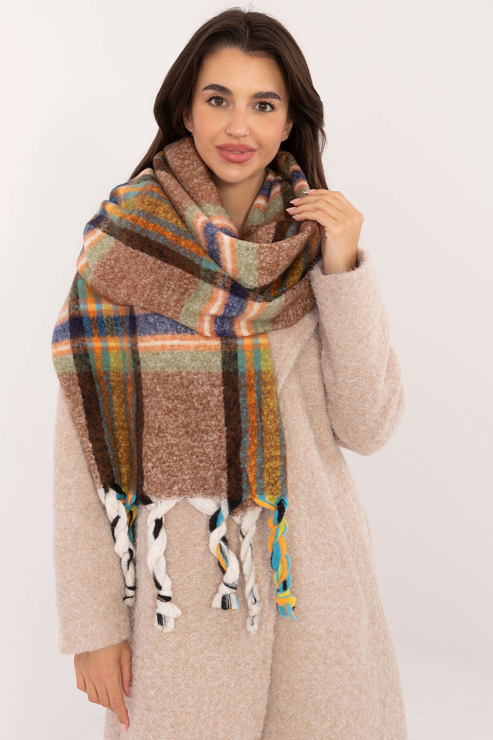 Elegant Scarf with Check Pattern and Tassels - Michelle & Kenza Co.