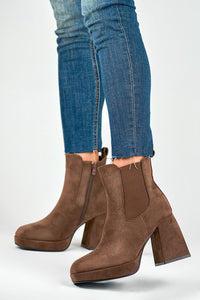 Elegant Suede Heel Boots