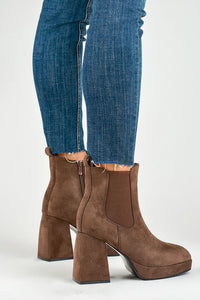 Elegant Suede Heel Boots