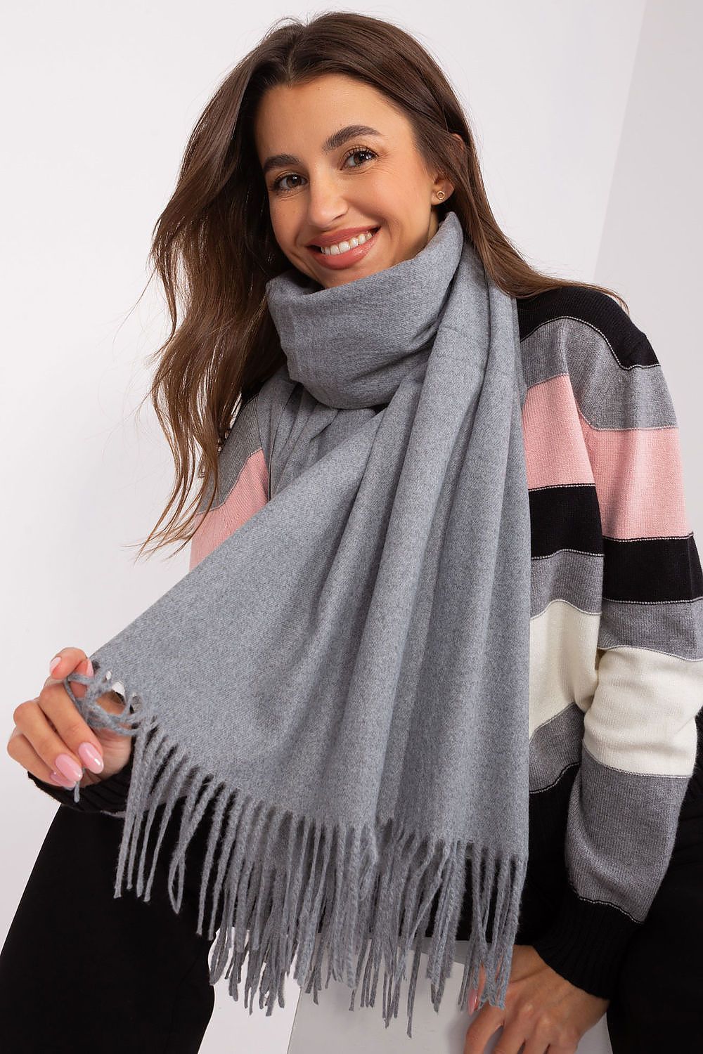 Chic Long Scarf - Tasselled