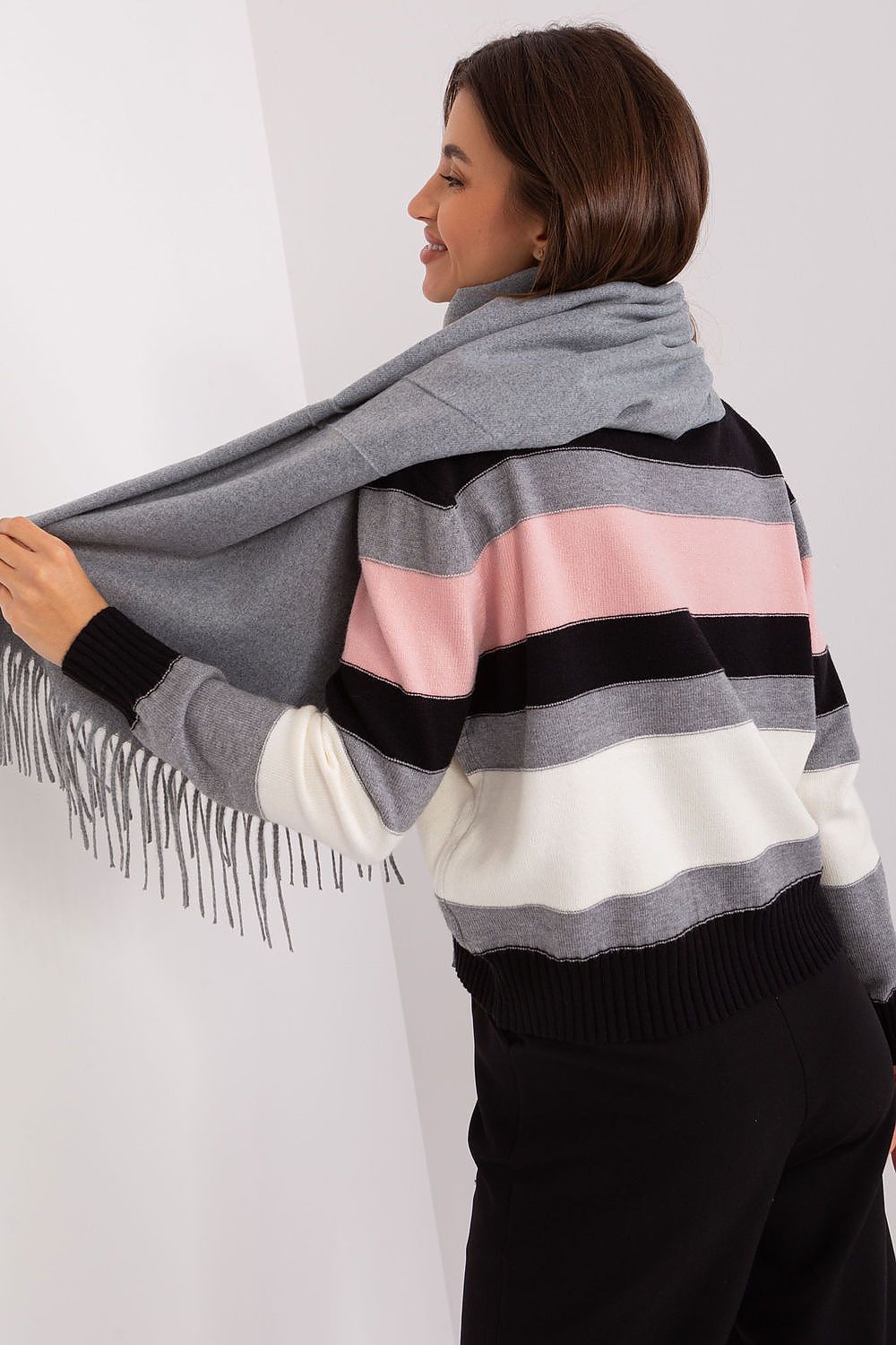 Chic Long Scarf - Tasselled